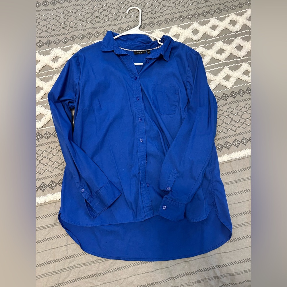 Apt 9 women’s blue long sleeve button up